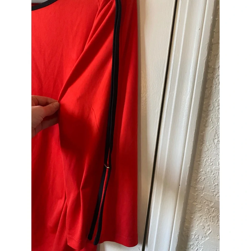 Carmen Marc Valvo‎ Red Top Women's Medium 3/4 Sleeve Black Trim - Picture 3 of 8